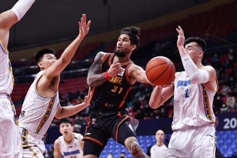 不过，虽然锡安后三个赛季的合同已经变成无保障，四名接受TA采访的NBA高管仍然表示鹈鹕几乎不可能裁掉锡安，除非情况变得特别严重。